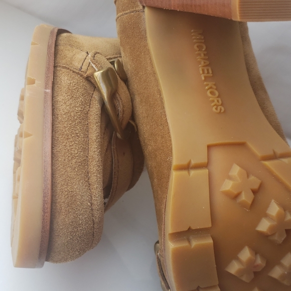 NWOT- Michael Kors shoes - Picture 7 of 8